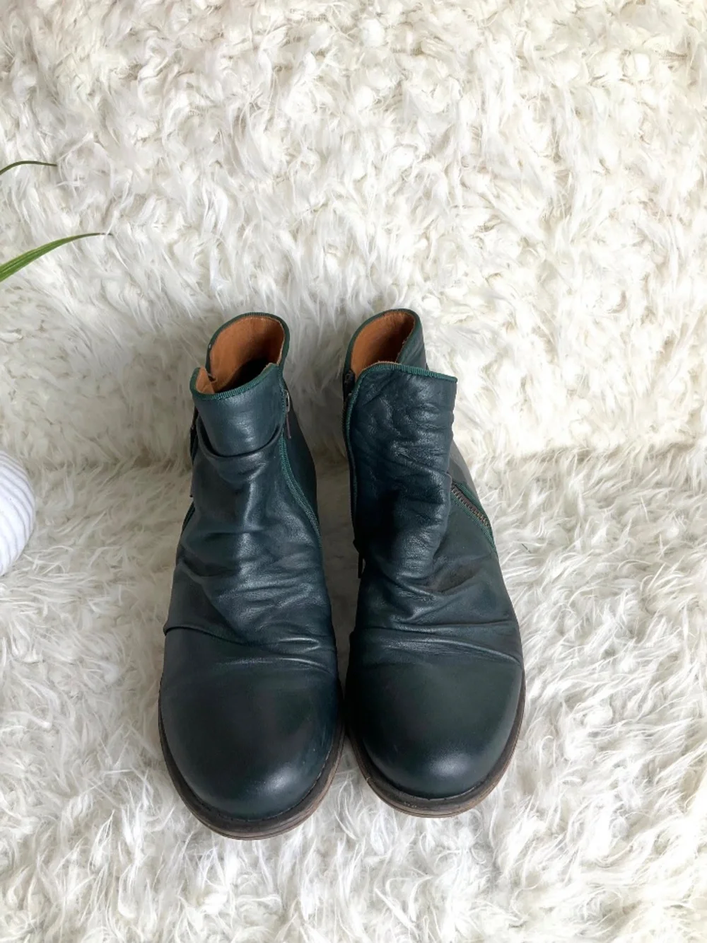 MIZ MOOZ RUCHED LEATHER ANKLE BOOTS~SIZE 7.5!
